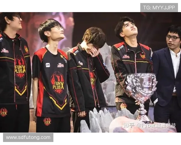 DOTA2巨献:深入分析FPX战队在比赛中的灵活战术与应变能力 DOTA2巨献:深入分析FPX战队在比赛中的灵活战术与应变能力