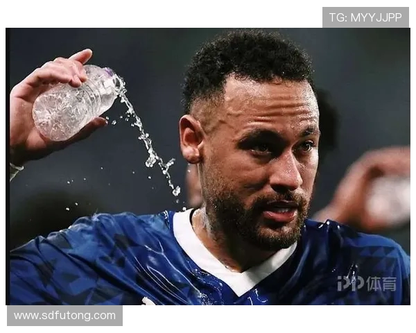 内马尔重返赛场引发热议球迷期待他的精彩表现与未来发展