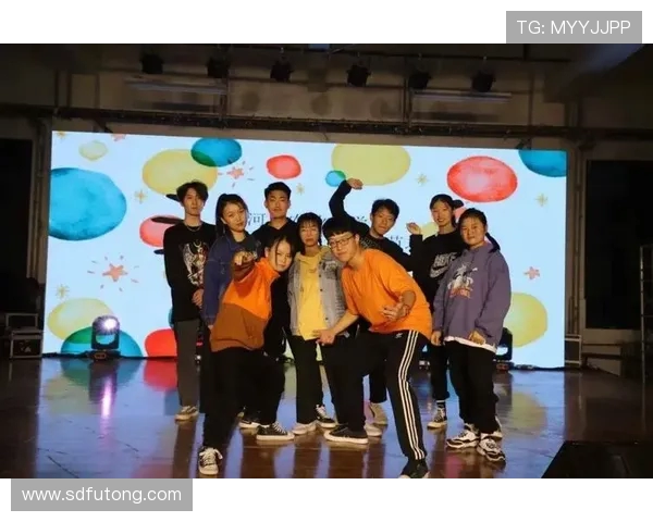 北京街舞队的默契配合与团队精神探讨 北京街舞队的默契配合与团队精神探讨