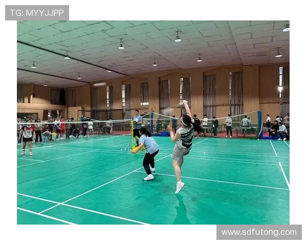 南京羽毛球队在羽毛球比赛中经验排名创新高展现实力与团队精神