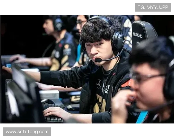 RNG在英雄联盟心理素质排名中创下新高展现强大竞争力与团队精神